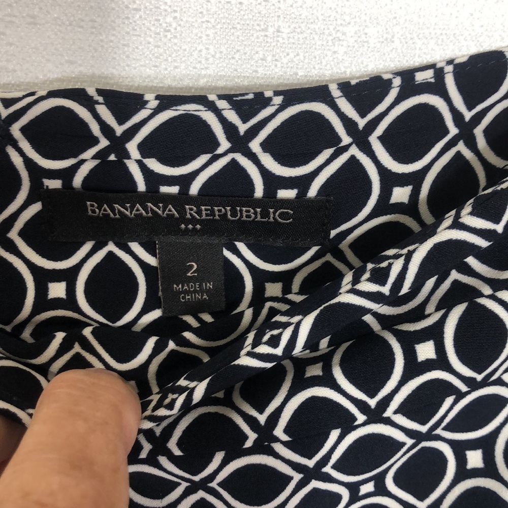 BANANA Republic skirt, black and white, size 2 - Picture 4 of 7